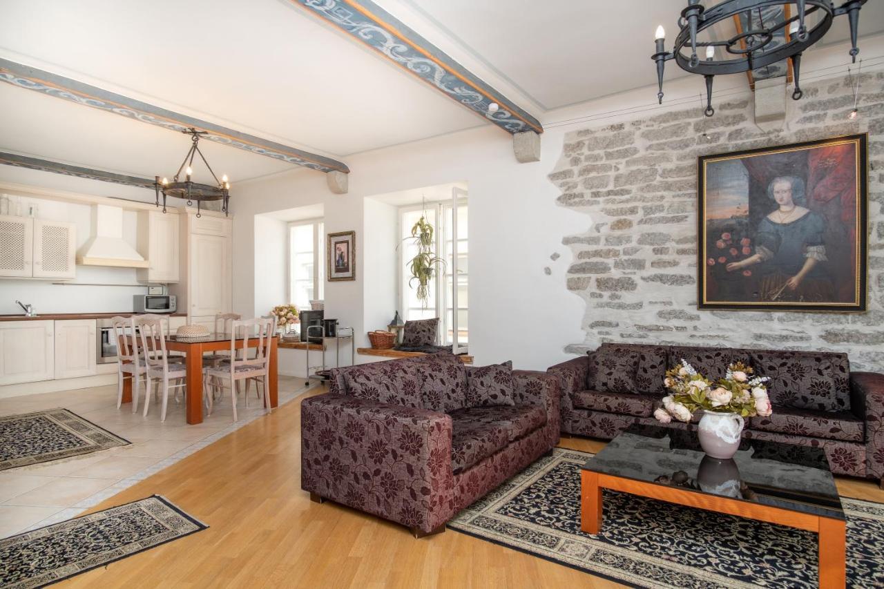 Dream - Historical 3-bedroom With Sauna & Fireplace